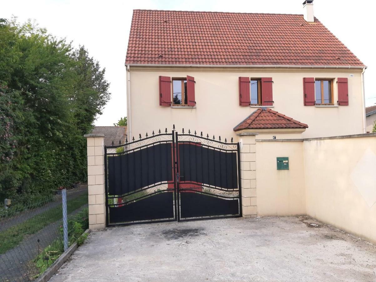 Maison Cheptainville Avec Terrasse Sur Verdure Eksteriør billede